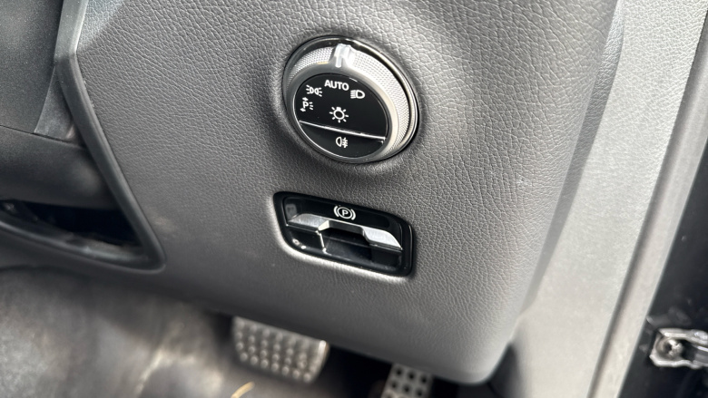 Mercedes-Benz GLC Coupe GLC 300 4Matic AMG Line Prem Plus 5dr 9G-Tronic Petrol Estate